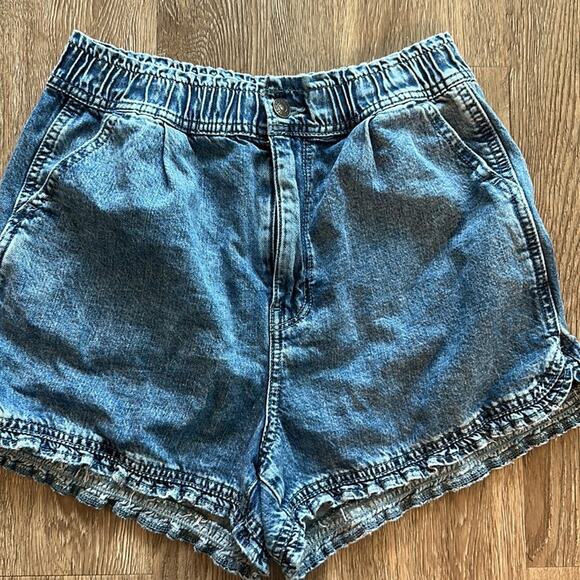 American Eagle High Waist Mom Shorts Size 4 Distressed Vintage Wash Ruffle Hem - Picture 2 of 8